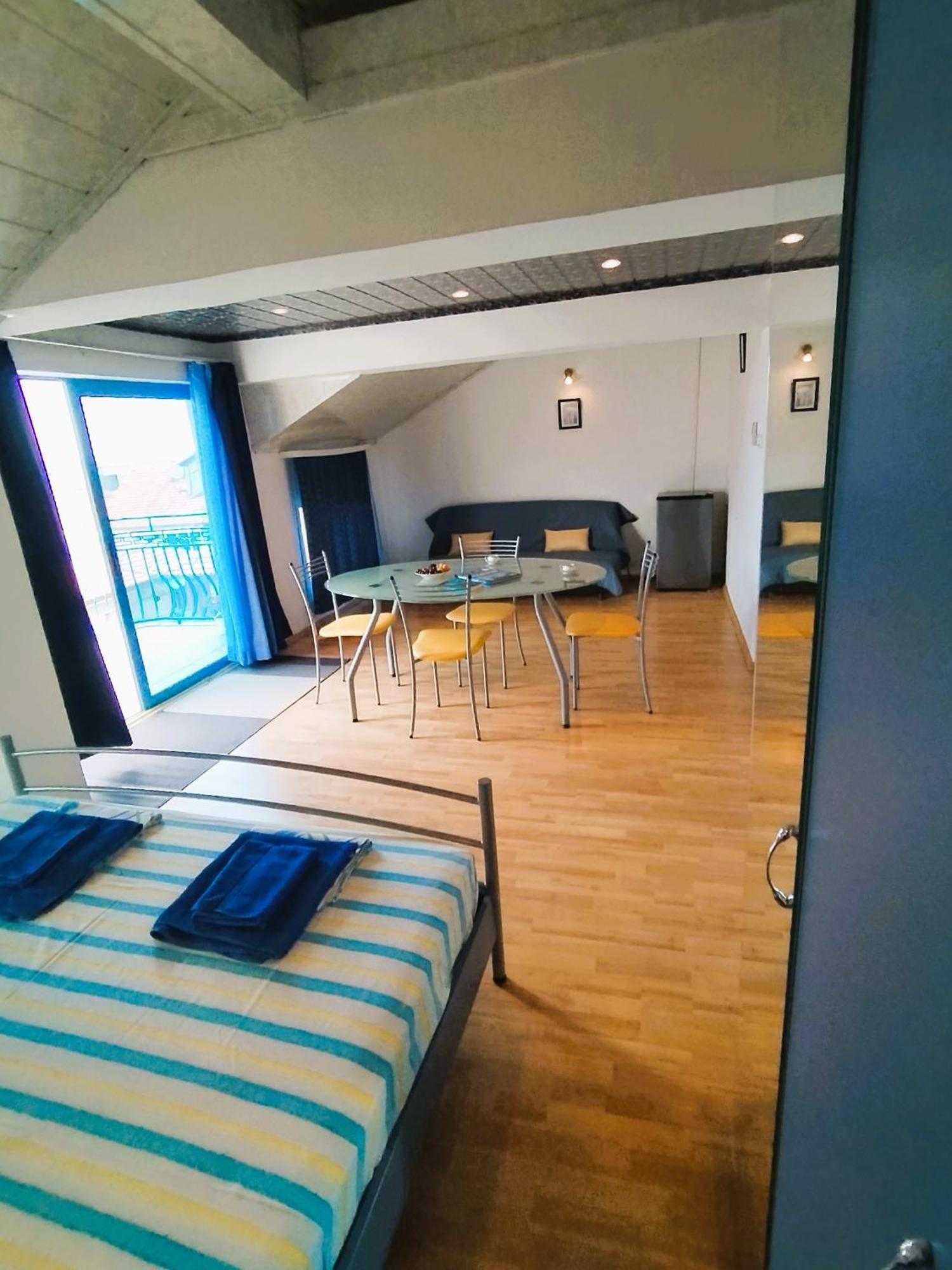 Lira Sto Apartments Поморие Экстерьер фото