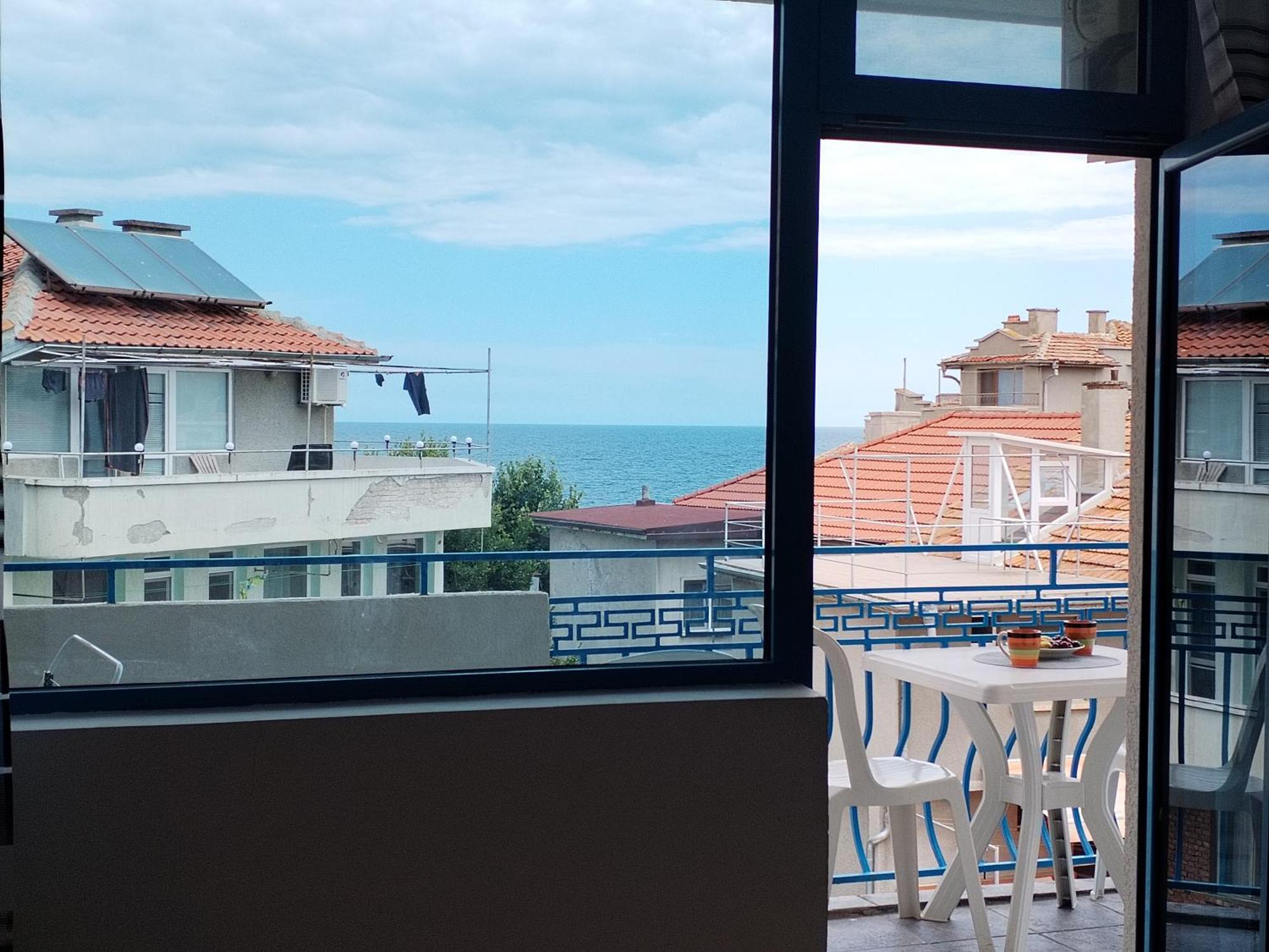 Lira Sto Apartments Поморие Экстерьер фото