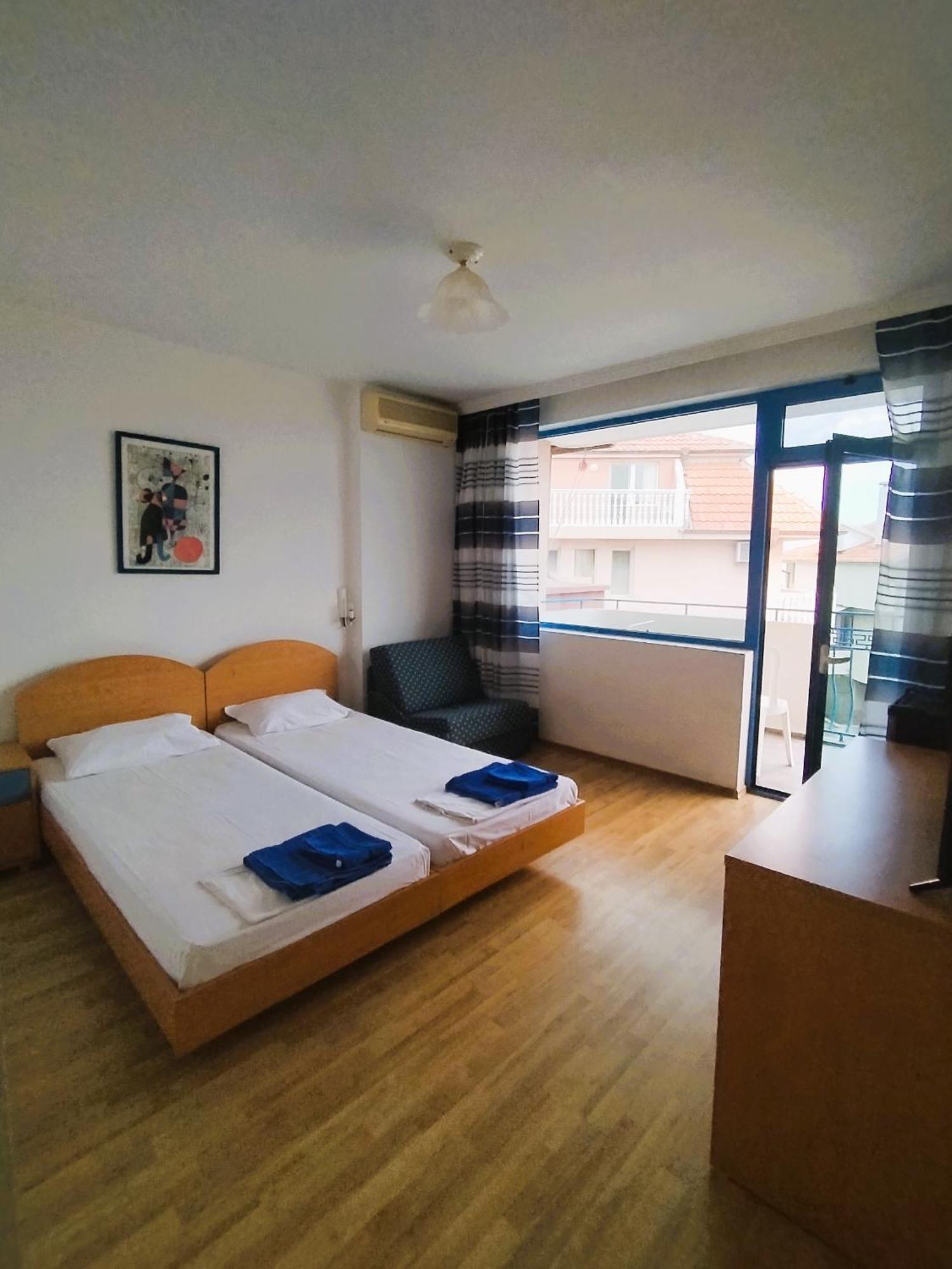 Lira Sto Apartments Поморие Экстерьер фото