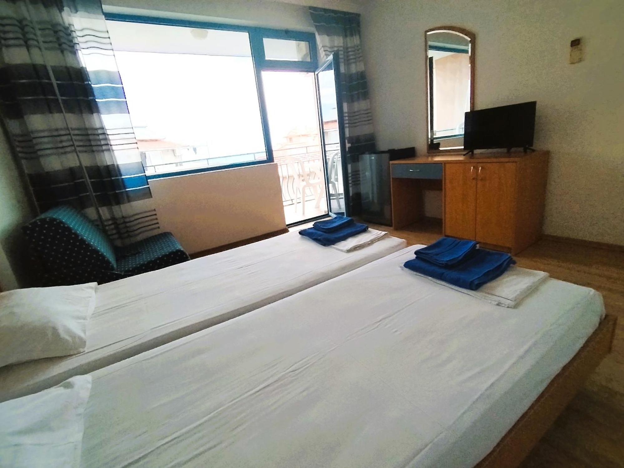 Lira Sto Apartments Поморие Экстерьер фото
