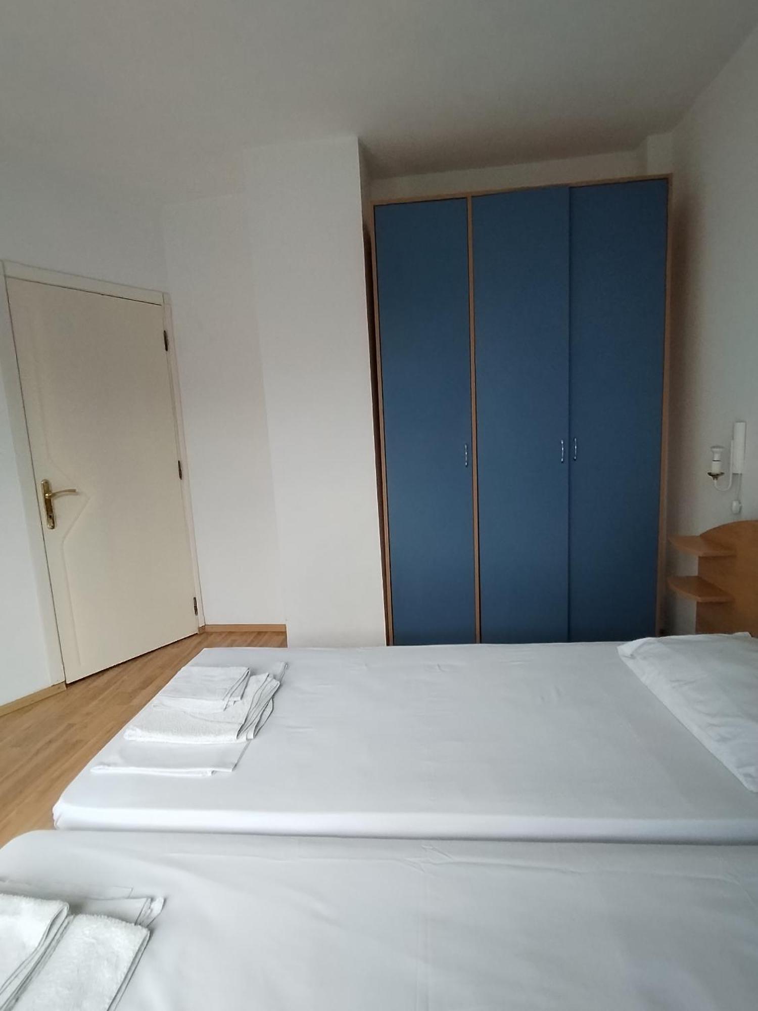 Lira Sto Apartments Поморие Экстерьер фото