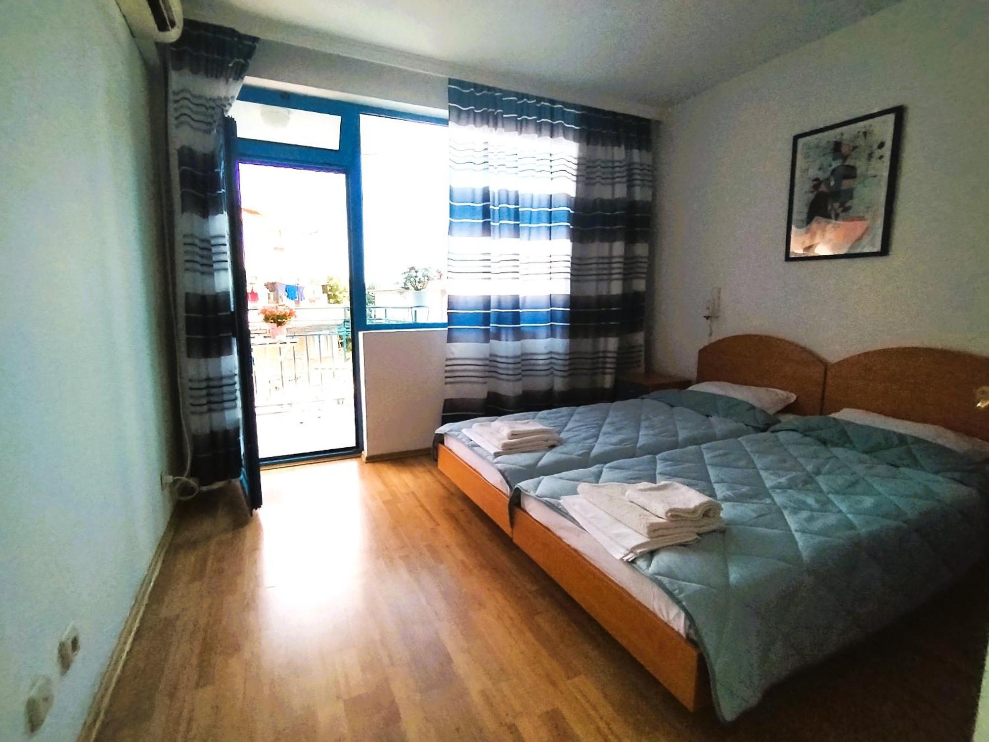 Lira Sto Apartments Поморие Экстерьер фото
